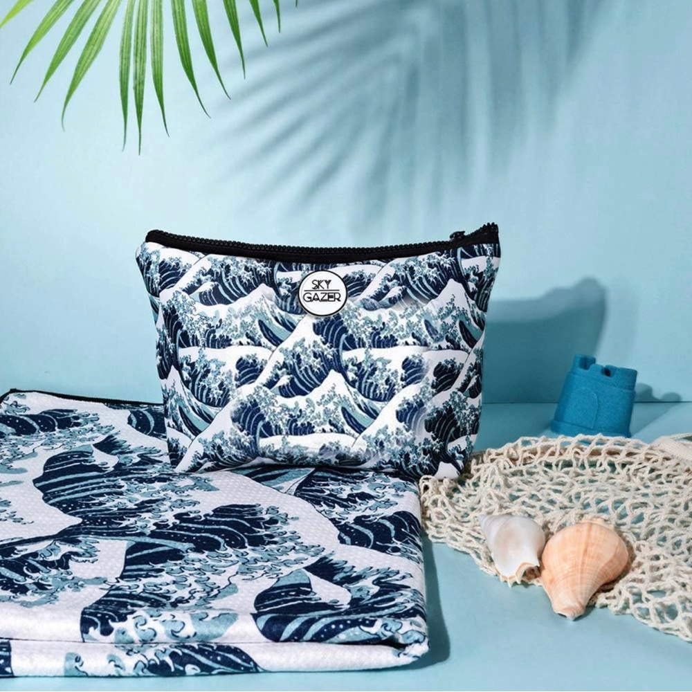 The Ultimate Sand Free Beach Towel (Includes Wet/Dry Bag)